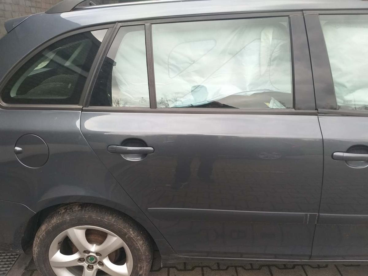 Skoda Fabia 2 5J original Tür hinten rechts LF8J Anthrazitgrau Kombi Rohbau Bj.2009